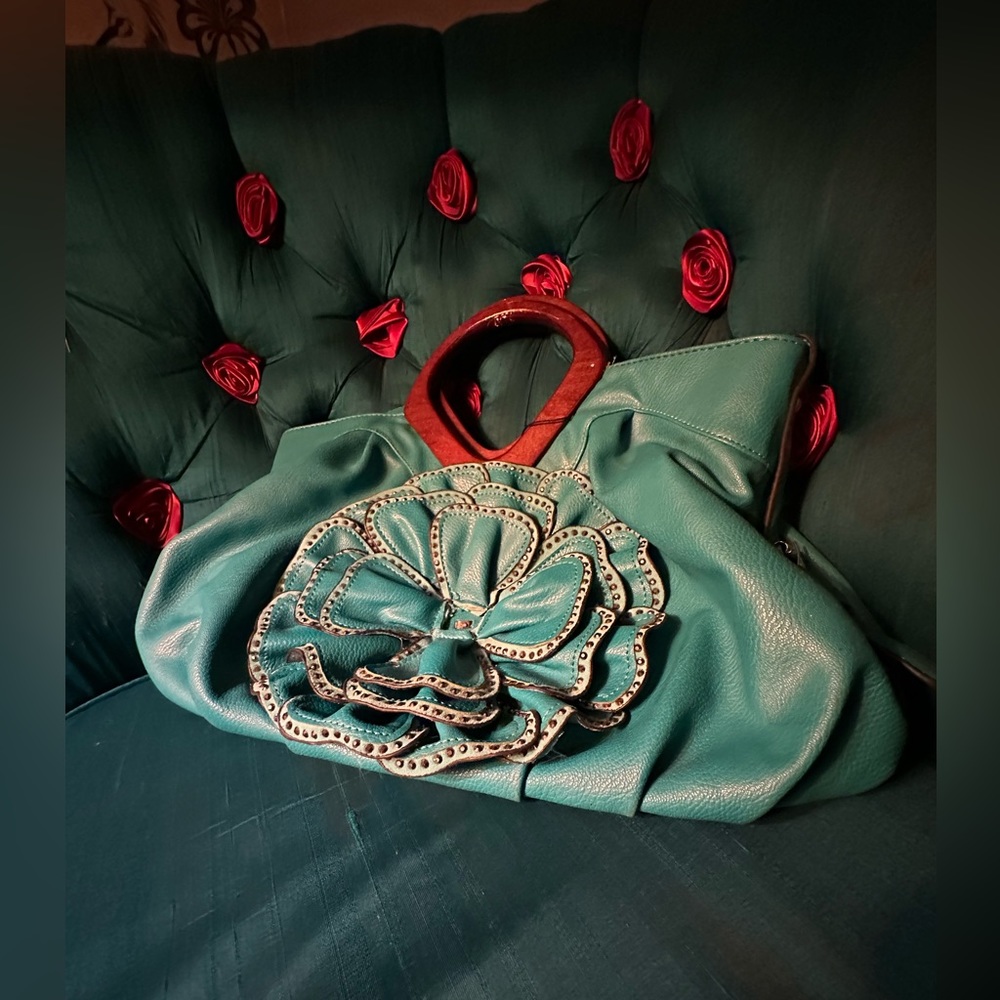 Leather and strass purse with wooden handle